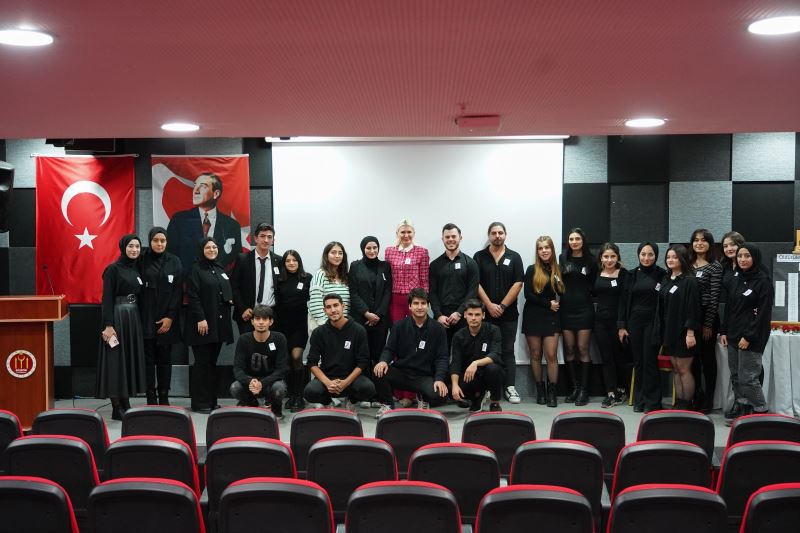KADIN HAKLARI KONUŞMALAR VE TİYATRO OYUNU İLE ANLATILDI