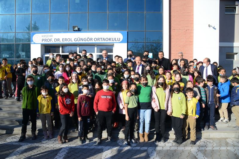 BELEDİYE BAŞKANIMIZ SELAHATTİN EKİCİOĞLU İLKOKUL, ORTAOKUL VE LİSELERİ ZİYARET ETMEYE DEVAM EDİYOR