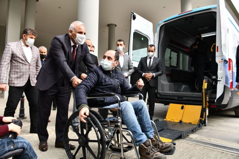 ENGELSİZ TAKSİ ENGELLERİ AŞIYOR