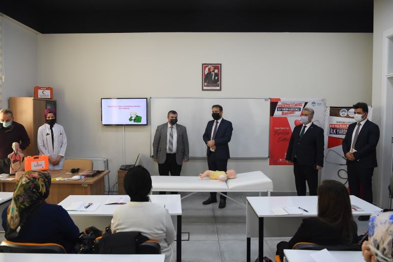 KAYMEK’in 0-8 Yaş Bebek ve Çocuk İlk Yardım Kursu Başladı