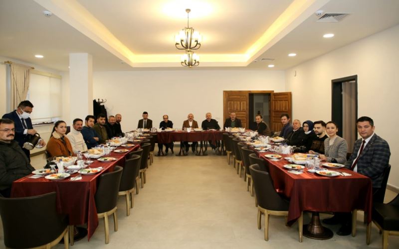 Başkan Esen Basın Mensuplarını Sosyal Tesiste Ağırladı