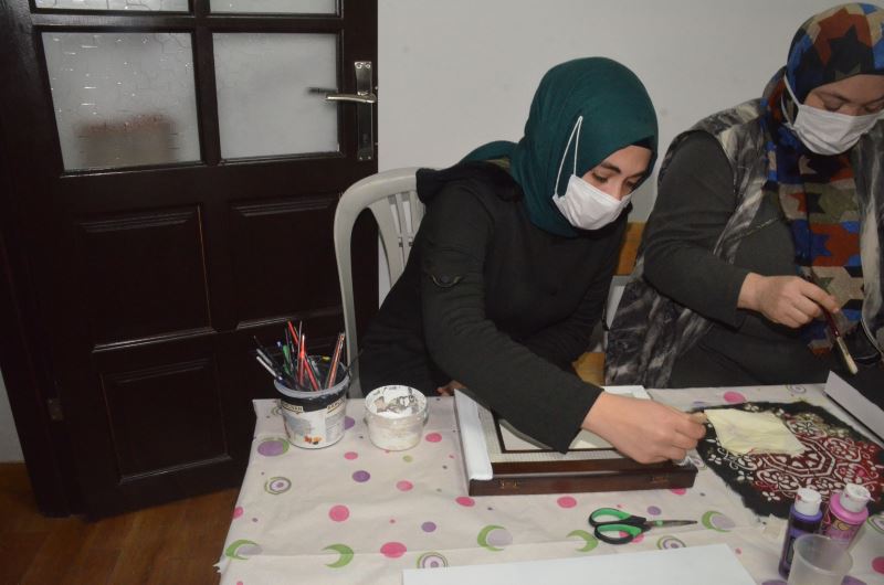 MAHALLE KONAKLARINDA AHŞAP BOYAMA KURSU