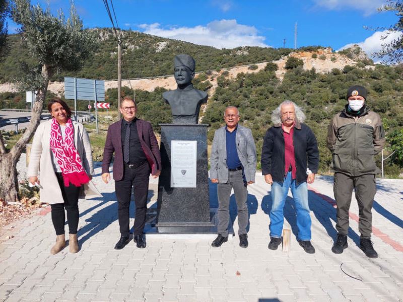 Topçu Yüzbaşı Mustafa Aker ve silah arkadaşları anılıyor