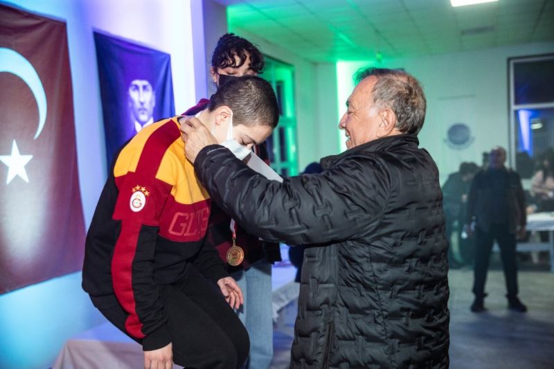 Satranç turnuvası şölene dönüştü