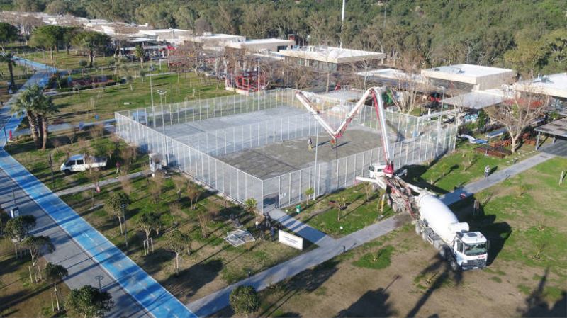 Konyaaltı Beach Park’taki tenis ve basketbol sahaları yenileniyor