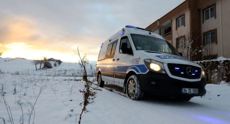 Hasta Nakil Ambulansları kar kış dinlemiyor