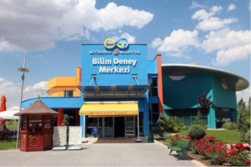 BİLİM DENEY MERKEZİ VE SABANCI UZAY EVİ ARA TATİL ATÖLYELERİ BAŞLIYOR
