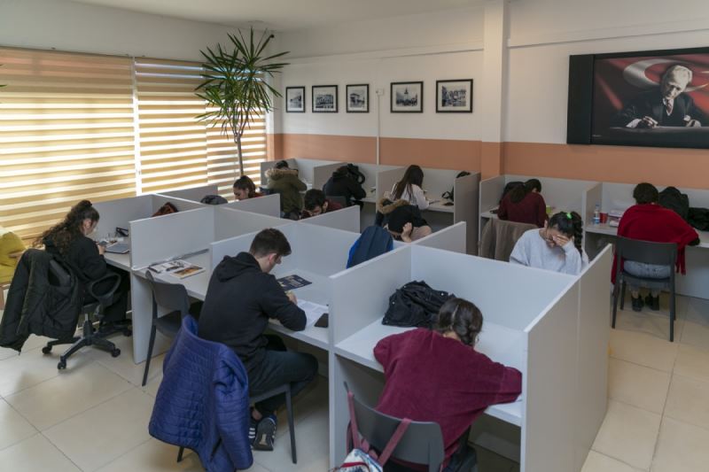 Mersin Büyükşehir’den Öğrencilere Konforlu Çalışma Ortamı