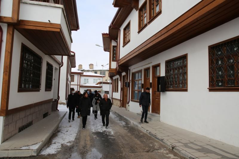 Başkan Esen Tarihi Binaları İnceledi