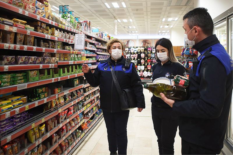 Büyükşehir KDV denetiminde: Etiketler tek tek kontrol ediliyor
