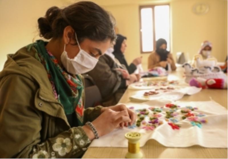 Silvanlı kadınlar DİSMEK ile meslek öğreniyor