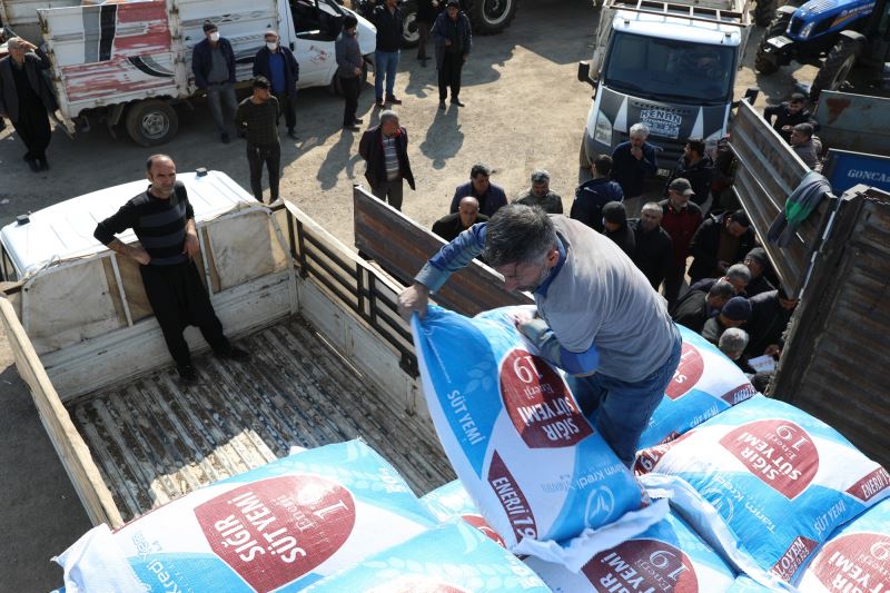 HAYVAN YETİŞTİRİCİLERİNE YÜZDE 100 HİBEYLE 375 TON YEM DESTEĞİ!
