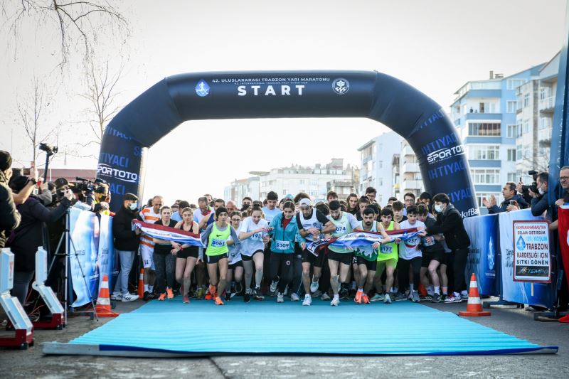 42. ULUSLARARASI TRABZON YARI MARATONU KOŞULDU