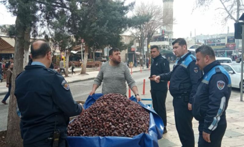 Büyükşehir Zabıta’dan Küflü Hurma Operasyonu