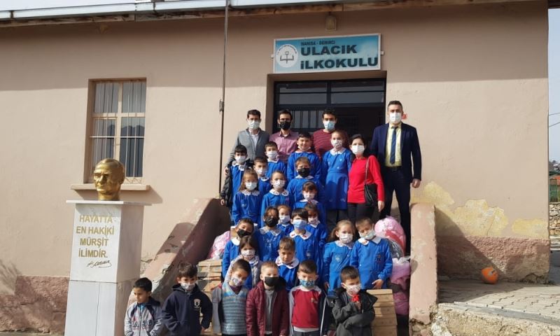 Başkan Ergün’den Demircili Öğrencilere Sıcak Hediye