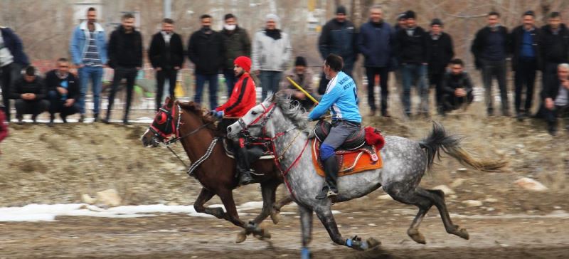 KURTULUŞ KUPASI CİRİT MÜSABAKASI HEYECANLI ANLARA SAHNE OLDU