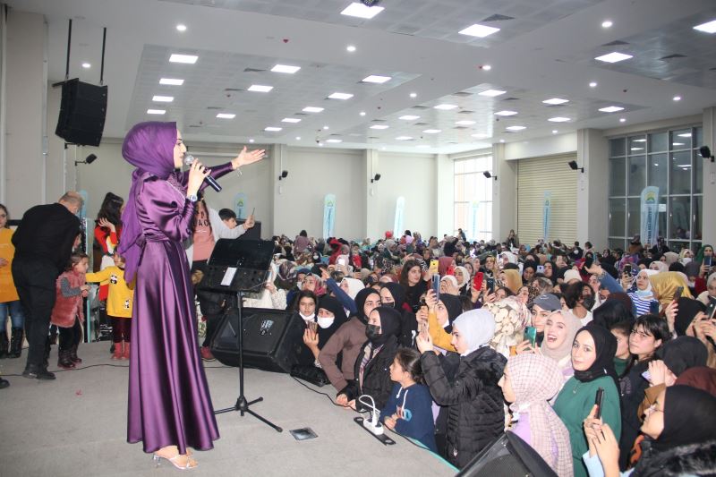 Tatvan’da kadınlar, Kadınlar Matinesi’nde doyasıya eğlendi