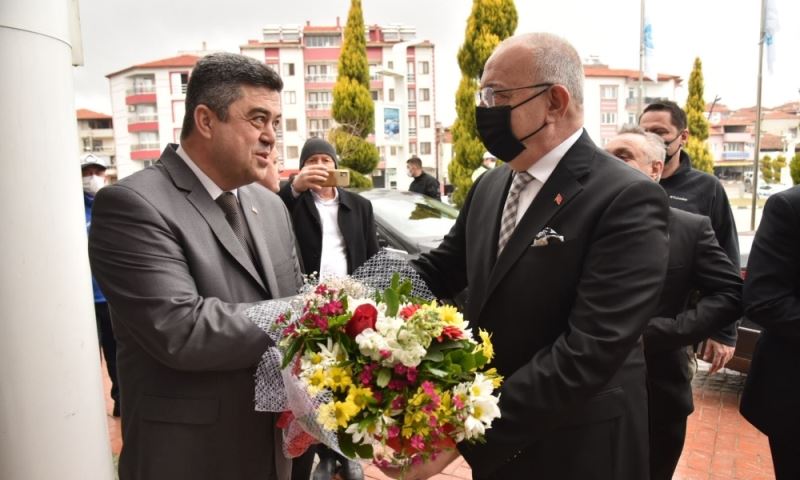 Başkan Ergün, Selendi Muhtarlık İşleri Müdürlüğünü Ziyaret Etti