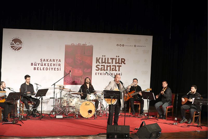 Büyükşehir’in Aykut Kuşkaya konserinde müzik şöleni