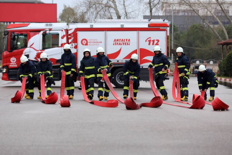 Büyükşehir itfaiyesine genç kuvvet     Genç itfaiyecilere önce eğitim sonra operasyon