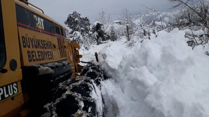 Kapalı yollar açılıyor