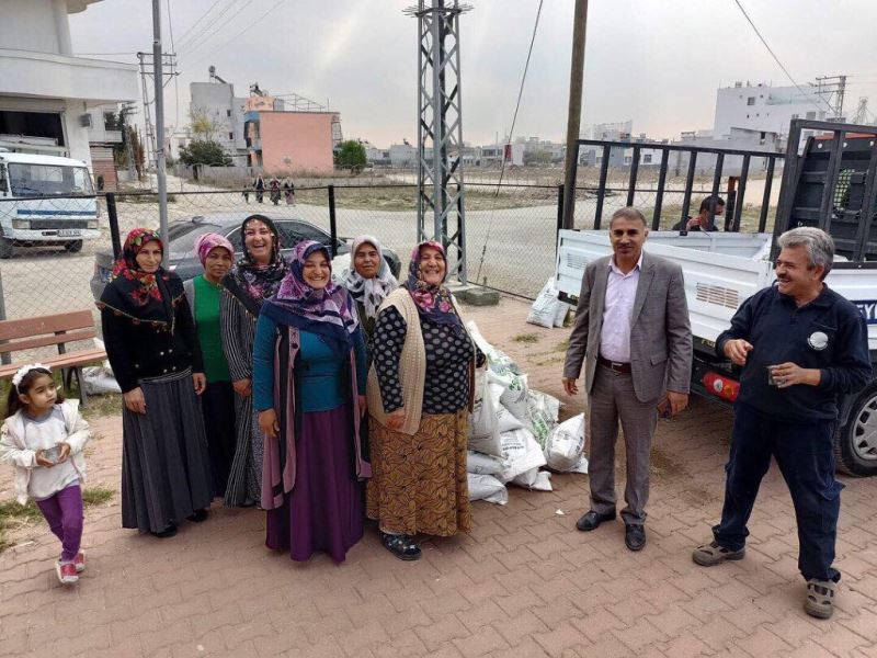 KADIN ÇİFTÇİLERE KOMPOST DESTEĞİ