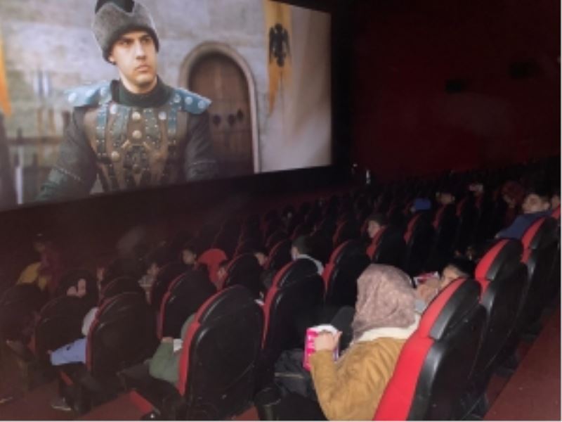 Uyanış Gençlik “Malazgirt 1071” filmini izledi