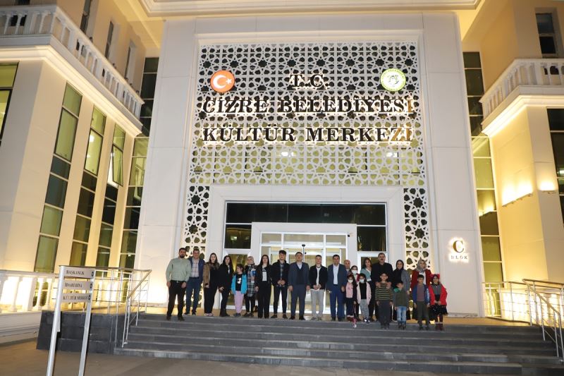 Kaymakam / Belediye Başkan V. Mehmet Tunç’un Katılımıyla Cizre Tiyatro Atölyesinin İlk Oyunu Sahnelendi.