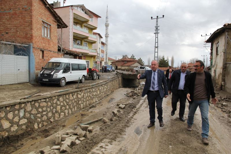 BAŞKAN ŞAHİNER, EŞME’DE İNCELEMELERDE BULUNDU