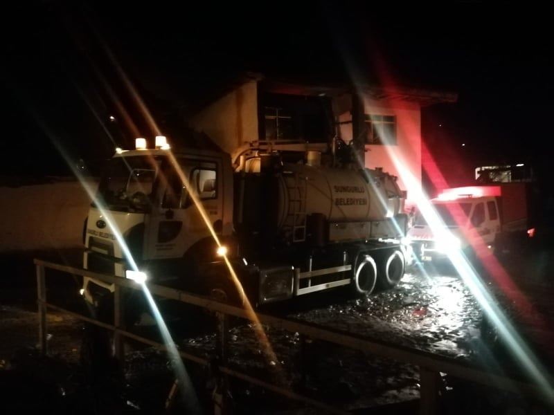 SUNGURLU BELEDİYESİ’NDEN AFET BÖLGESİ EŞME’YE ARAÇ DESTEĞİ