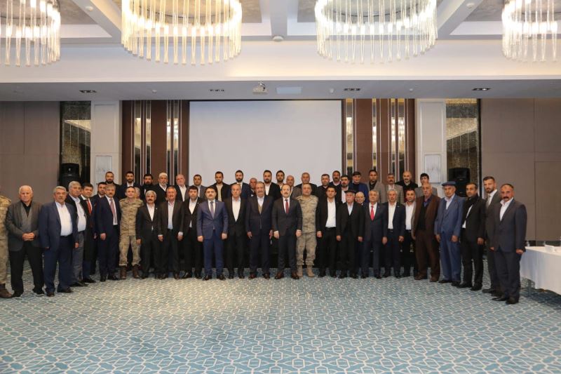 VALİ ALİ HAMZA PEHLİVAN, CİZRE İLÇEMİZDE KANAAT ÖNDERLERİYLE TOPLANTI GERÇEKLEŞTİRDİ