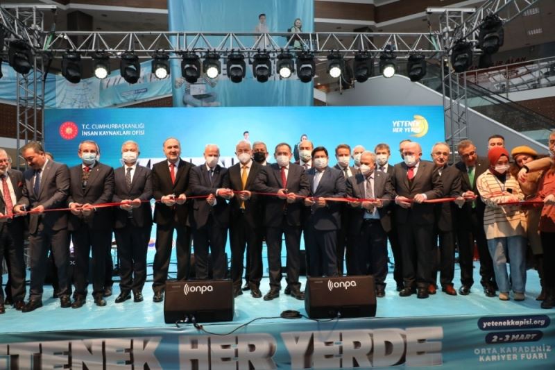 Kariyer Fuarı kapılarını açtı