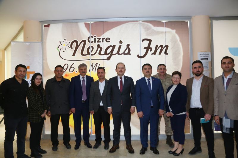 VALİ ALİ HAMZA PEHLİVAN, CİZRE NERGİS FM RADYOSUNUN CANLI YAYIN KONUĞU OLDU