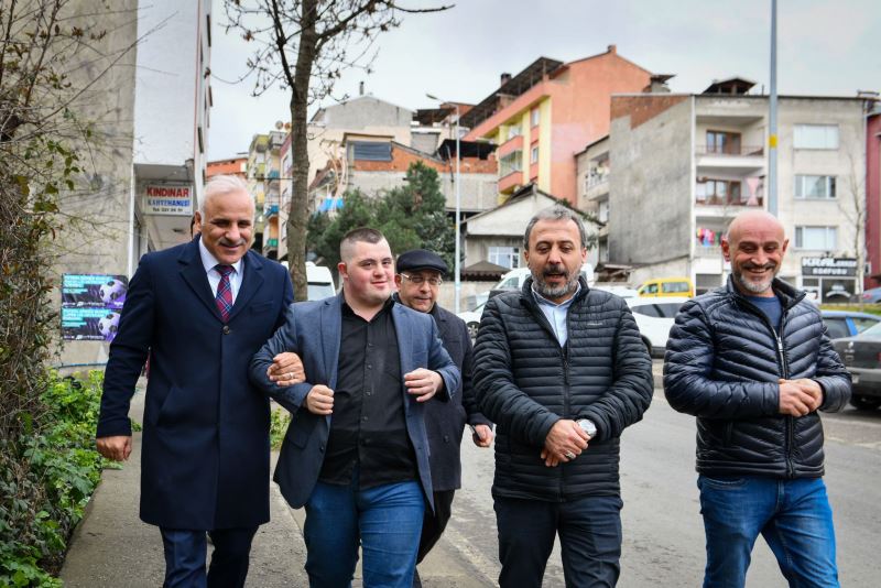 BAŞKAN ZORLUOĞLU MAHALLE ZİYARETLERİNE DEVAM EDİYOR