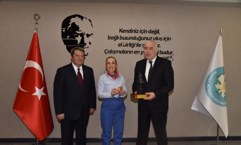 Olimpiyat Madalyalı Şenyurt’tan Büyükşehir Ziyareti