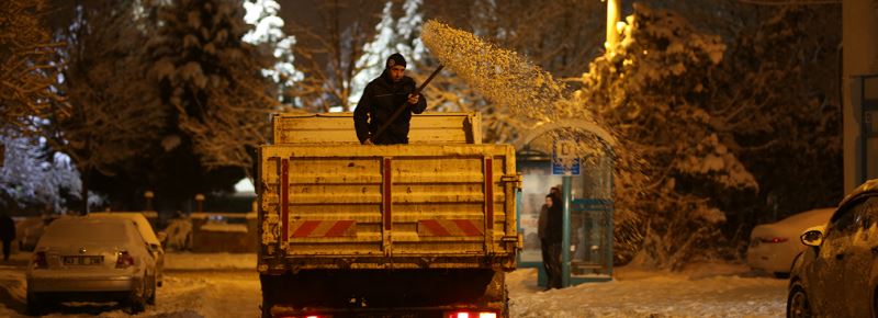 KAR YAĞIŞINDA 7 BİN TON TUZ-AGREGA KARIŞIMI KULLANILDI