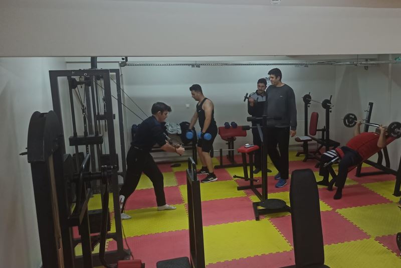 İtfaiye personeli spor ve eğitimlerle formda kalıyor