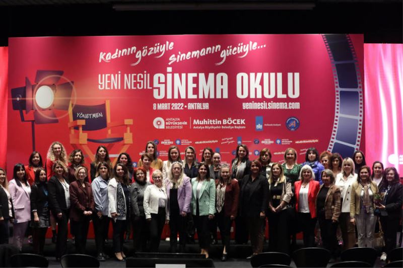 Yeni Nesil Sinema Okulu Projesi başladı  Antalya Büyükşehir Belediyesi sinema alanında  kariyer yapmak isteyen kız çocuklarını destekliyor