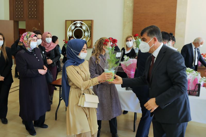 FADILOĞLU: “KADIN, TOPLUMUN YAPI TAŞI VE AİLE KURUMUNUN MİMARIDIR”
