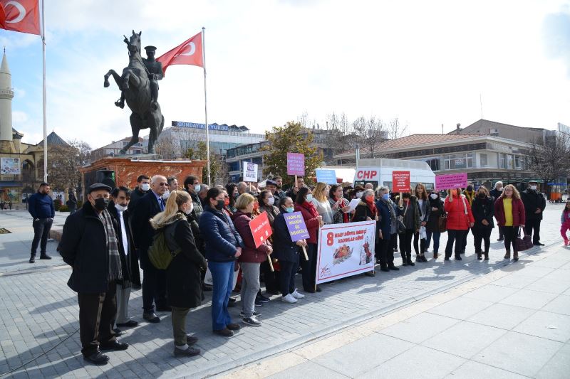 BAŞKANIMIZ EKİCİOĞLU, “8 MART DÜNYA EMEKÇİ KADINLAR GÜNÜ” BASIN AÇIKLAMASINA KATILDI!