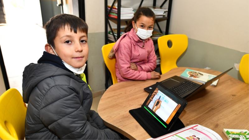 İzmir Büyükşehir Belediyesi 78 köye ücretsiz internet hizmeti veriyor