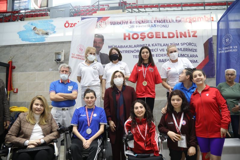 ŞAHİN: GAZİANTEP MODELİ SİZE DENİZ OLMADAN DA YÜZME ŞAMPİYONU NASIL OLUNACAĞINI GÖSTERİR
