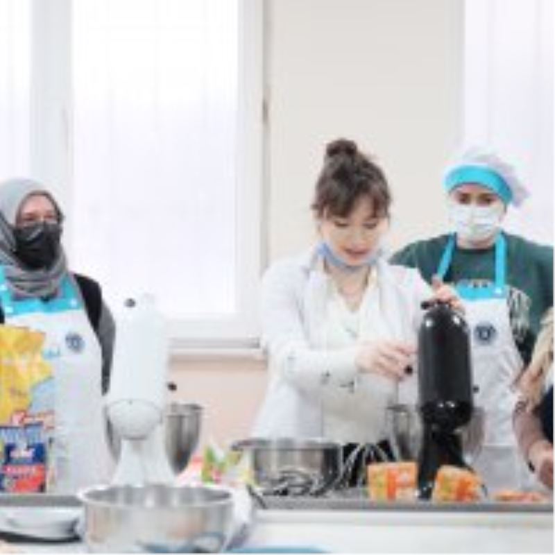 İşaret diliyle pasta börek yaptılar