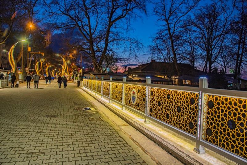 KÖPRÜNÜN KORKULUKLARI YENİLENDİ IŞIKLANDIRILMASI TAMAMLANDI