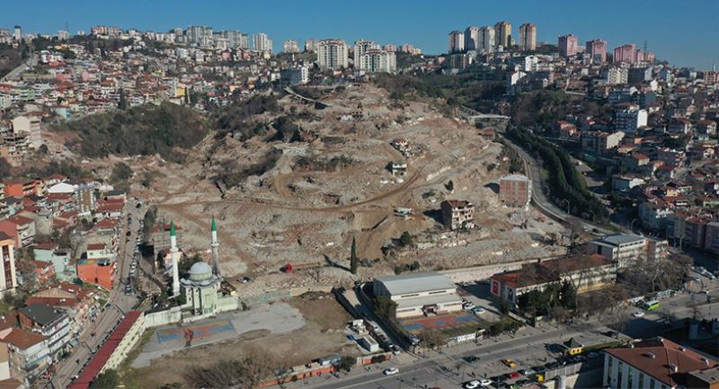 421 bina yıkıldı, hafriyat kaldırılmaya başlandı