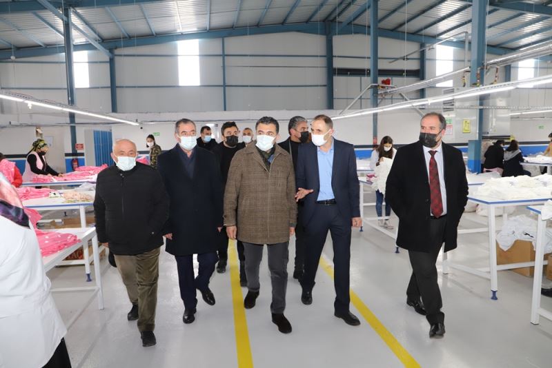 BAŞKAN DEMİR’DEN TEKSTİL FABRİKASINA ZİYARET