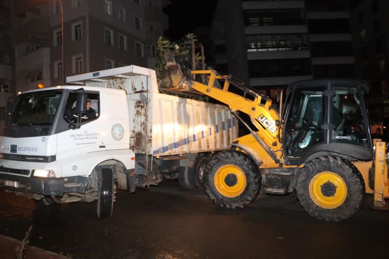 AKÇAKOCA’DA TEMİZLİK ÇALIŞMALARI ARALIKSIZ SÜRÜYOR