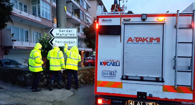 Büyükşehir A Takımından tabela temizliği