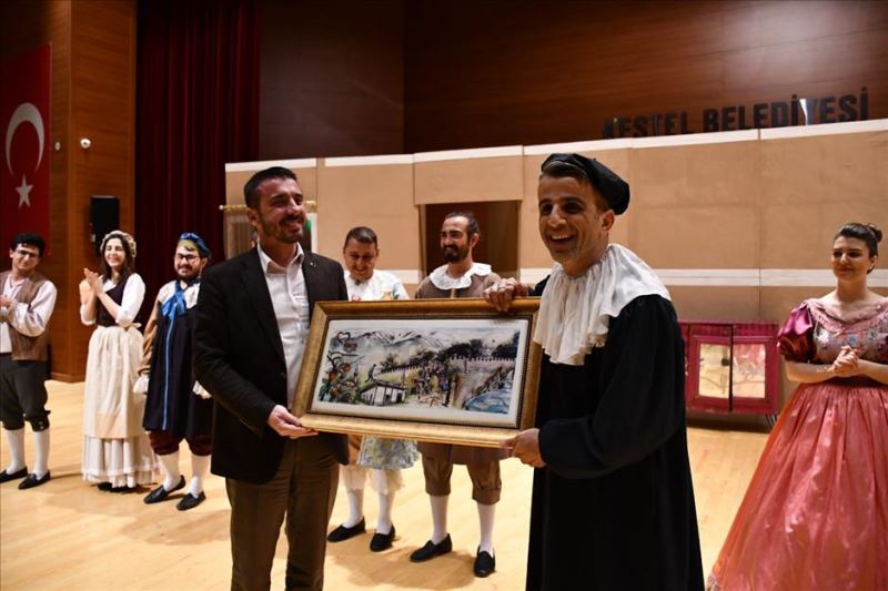 İnegöl Belediyesi Şehir Tiyatrosu Kestel Tiyatro Festivalinde Sahne Aldı