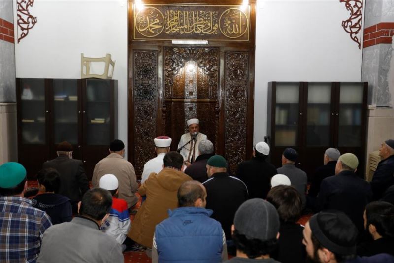 Hafız Metin Çakar Kuran-ı Kerim Tilavetiyle Gönülleri Mest Etti